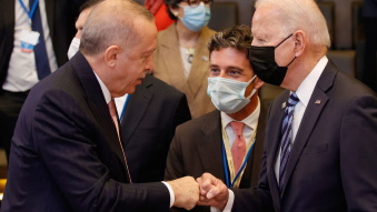 Turkish and US Presidents meet at Nato summit Turkish and US Presidents meet at Nato summit