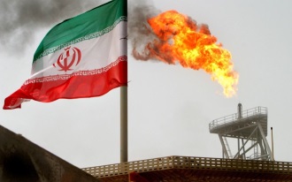 US ends waivers to 8 countries on importing Iranian oil US ends waivers to 8 countries on importing Iranian oil